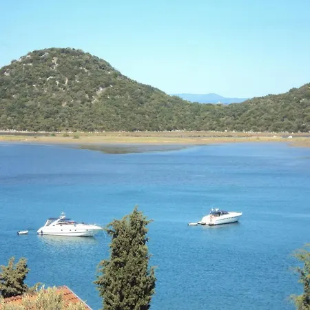 Petar Appartement Blace